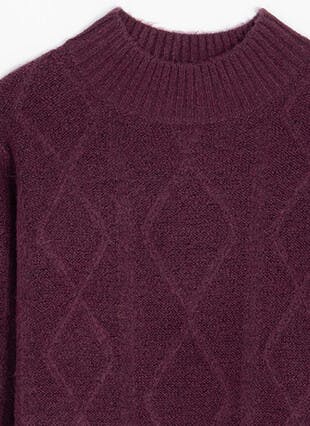 Diamond Stitch Turtle Neck Jumper