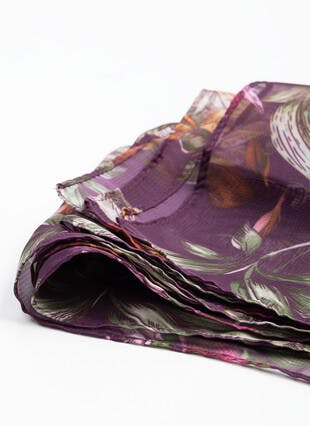 Lightweight Leaf Scarf