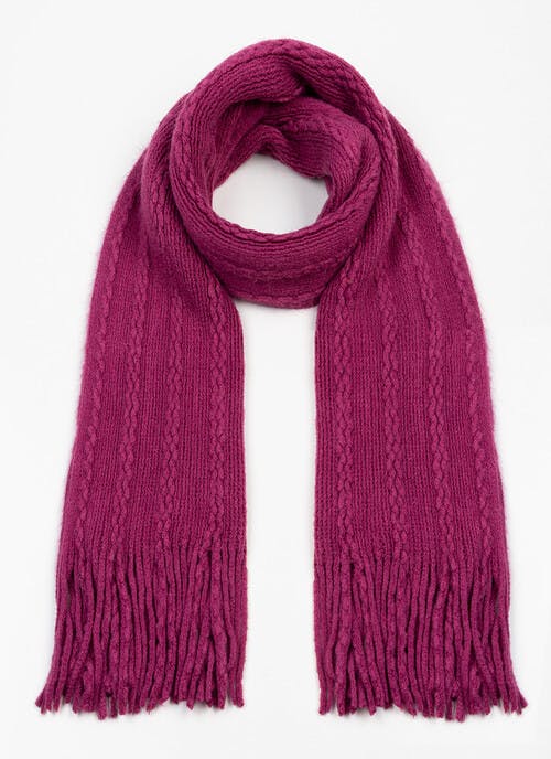 Soft-Touch Cable Knit Scarf