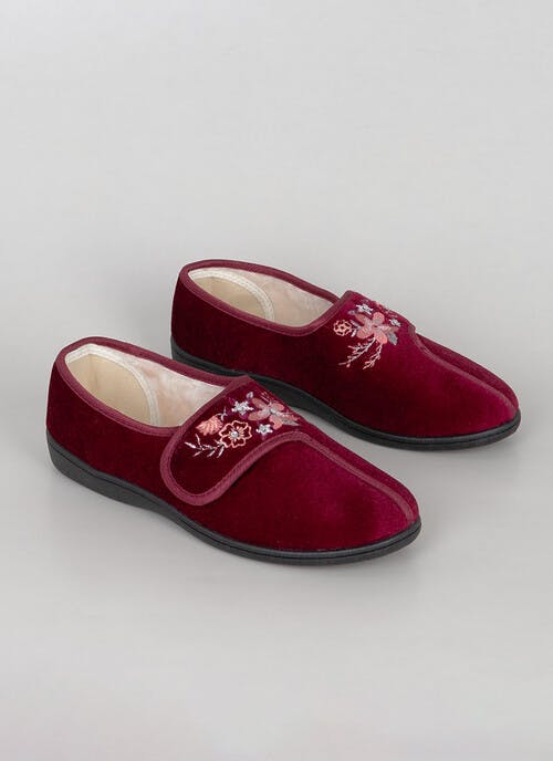 Comfy Easy Close Embroidered Full Slippers 