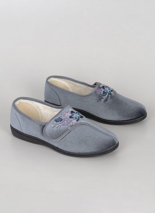 Comfy Easy Close Embroidered Full Slippers 