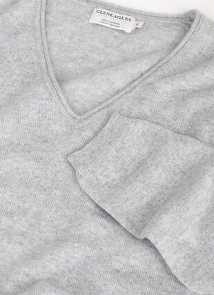 Pure Cashmere Classic V Neck Jumper