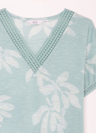 Lace Trim V Neck Printed T-Shirt