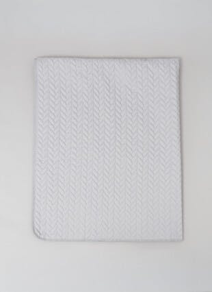 Leaf Quilted Pinsonic Grey Throw