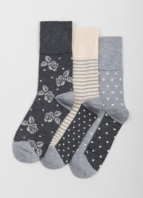 3pk Cotton Rich Comfort Top Socks