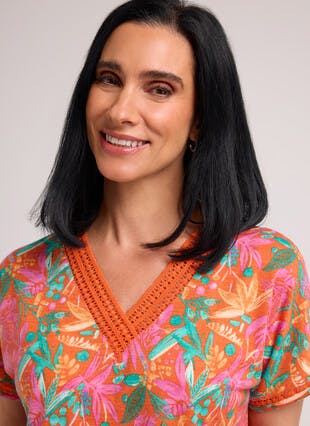 Lace Trim V Neck Printed T-Shirt