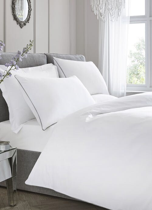 Appletree 200 Thread Count Cotton White Duvet Set