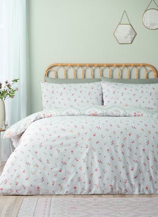 Catherine Lansfield Cameo Floral Soft Green Duvet Set