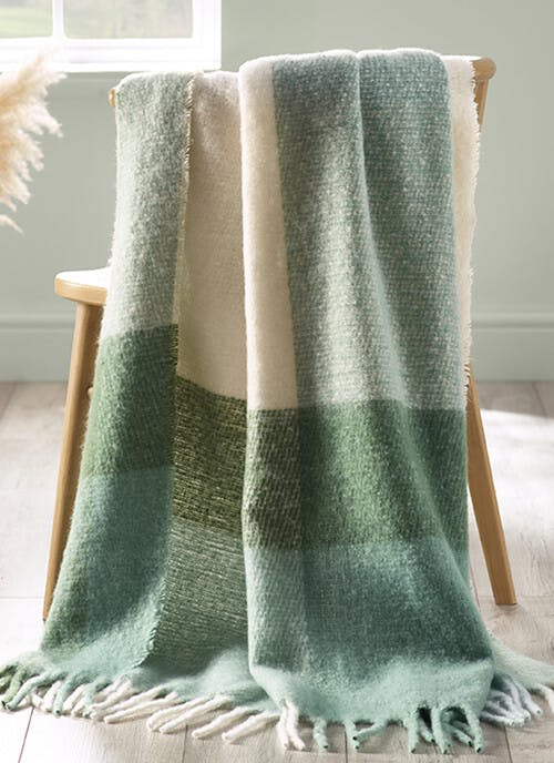 Catherine Lansfield Faux Mohair Check Green Throw
