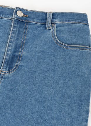 Ultimate Comfort Straight Leg Jeans