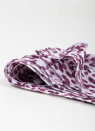 Lightweight Leafy Print Scarf