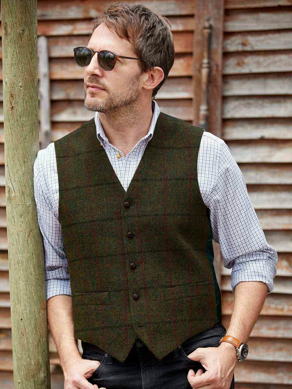 Male Harris Tweed Harris Tweed Gigha Waistcoat | Dark Green | EWM | EWM