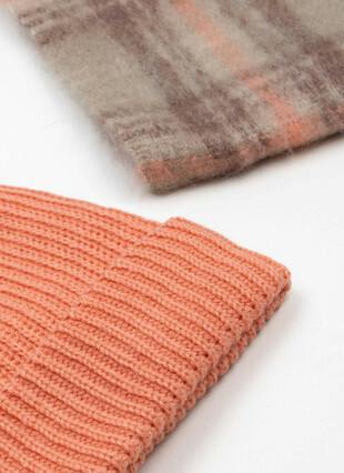 Hat and Scarf Gift Set